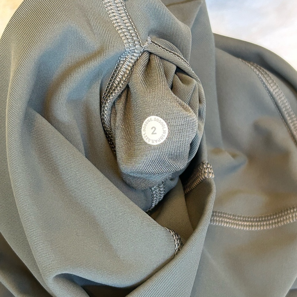 Lululemon Wunder Under High Rise Tight 25” Luxstreme Size 2 Grey Sage - Picture 6 of 7
